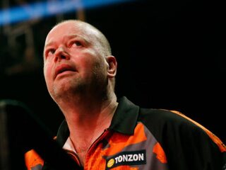Van Barneveld wil direct stoppen: 'Geen zin meer in pijn en verdriet'