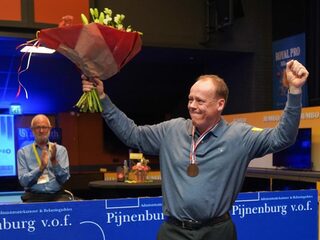 Bouwvakker Kools is beste driebander van Nederland: 'Dacht steeds dat het sprookje uit zou zijn'