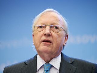 Oud-topambtenaar Tjibbe Joustra: overheid dient niet efficiënt te zijn