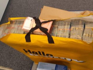 Waarom vindt de politie de laatste tijd grote hoeveelheden cash?