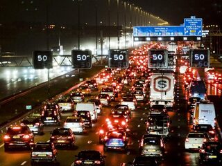 Stand.nl: Er moet een spitsheffing komen om files tegen te gaan