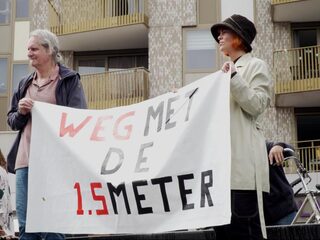 Boos op de media