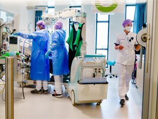Stand.nl: 'Het kabinet moet nú extra maatregelen nemen om een zorginfarct te voorkomen'