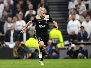 Van de Beek laat winnend Ajax aan finale Champions League ruiken