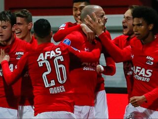 Vlaar kopt AZ langs Groningen, hattricks bij Willem II en Vitesse