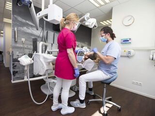 Nederlanders gaan minder naar de tandarts: 'De wachttijd is opgelopen tot maanden'