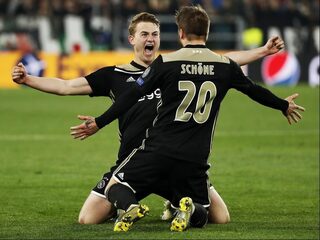 Woekerprijzen voor Ajaxkaarten lopen op tot in de duizenden euro's