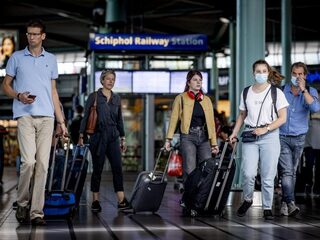 Stand.nl: 'Het kabinet moet quarantaineplicht invoeren voor vakantiegangers uit risicogebieden