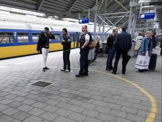 ProRail wil alle stations compleet rookvrij maken
