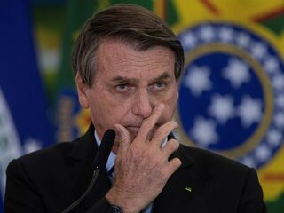 Bolsonaro’s dikke middelvinger naar de coronadoden