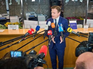 Debat over geopenbaarde formatiestukken verplaatst naar morgen