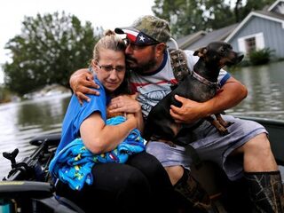 Harvey zwakt af maar nieuwe overstromingen dreigen