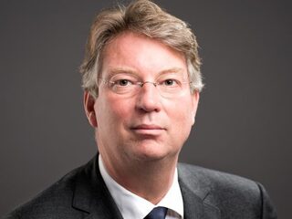 Pechtold opereert als een dief in de nacht