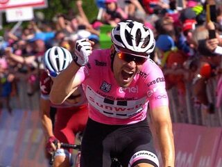 Tom Dumoulin wint veertiende etappe Giro d'Italia