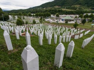 Wist Nederland dat er geen luchtsteun in Srebrenica zou komen?