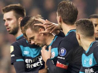 Siem de Jong helpt PSV aan punt in Arena