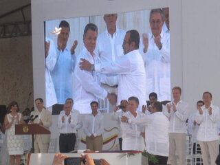 President Colombia: ‘Liever een imperfect akkoord dan een perfecte oorlog’