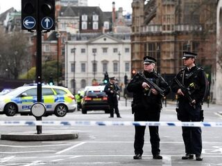 ‘Laten we na de aanslag in Londen niet direct wijzen naar veiligheidsdiensten'