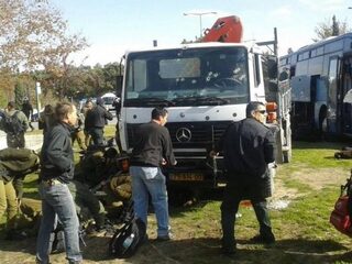 Vrachtwagen in Jeruzalem rijdt in op publiek: zeker 4 doden