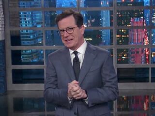 Stephen Colbert smeekt Trump: ‘Pak Spicer niet af'