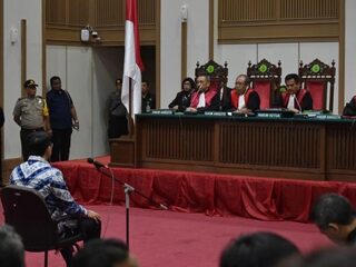 Twee jaar cel voor christelijke gouverneur Jakarta