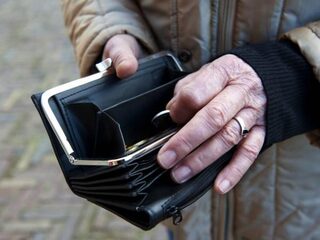 'Banken moeten oplichten van ouderen samen aanpakken'