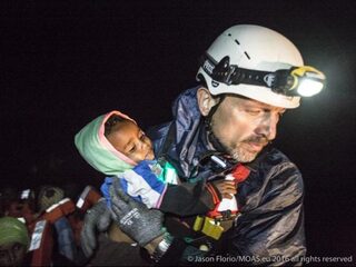 Deze kinderen worden vanuit Afrika de Middellandse Zee op gestuurd