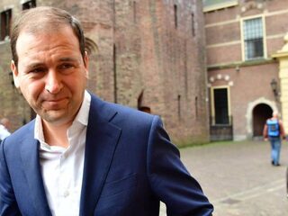 Asscher wil hogere salarissen basisonderwijs regelen
