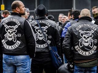 Hoofdredacteur Panorama: 'Motorclubleden vertrokken niet voordat ik tekende'