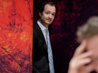 Wiebes stelt Belastingdienst onder curatele