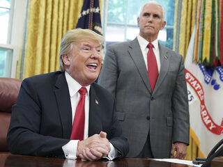 Trump tekent decreet, stopt scheiding migrantenfamilies