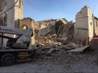 Weer zware aardbeving in Midden-Italië