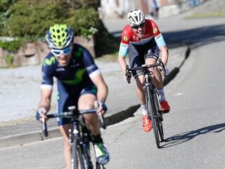 Jon Izagirre wint de laatste zware bergrit