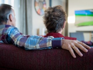 Ouderen blijven langer jonger van geest: 'Leef niet naar je leeftijd, 70 is het nieuwe 50-gevoel'