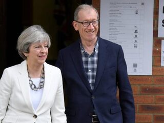 Exitpoll: May (Conservatieven) verliest meerderheid