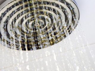 TrendingVandaag: 'Douchepuff bron van bacteriën’