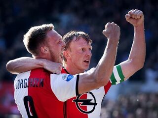 Feyenoord soepel langs AZ: nog acht duels te gaan