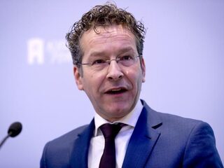 Dijsselbloem blijft voorzitter van eurogroep, maar hoe lang nog?