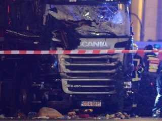 Twaalf doden bij aanslag op kerstmarkt Berlijn