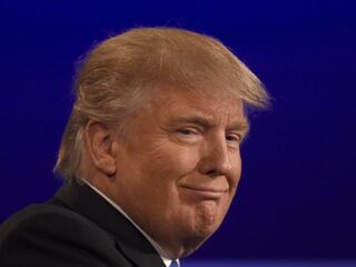 In de strijd om de kiezer sneuvelt bij Trump de waarheid