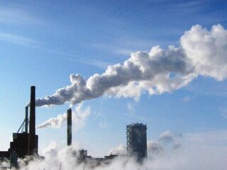 Mondiaal blijft CO2-uitstoot stabiel