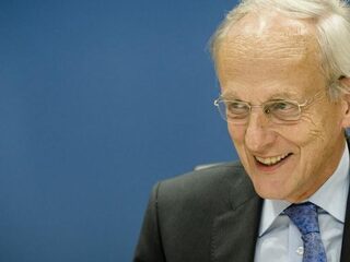 Hoe lossen we de vervreemding tussen burger en politiek op?