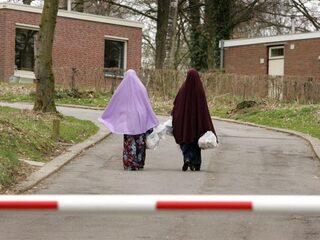 Asielinstroom bijna de helft afgenomen