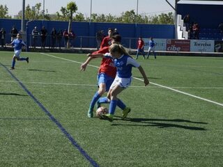 Spaans meisjesvoetbalteam wint jongenscompetitie en schrijft geschiedenis