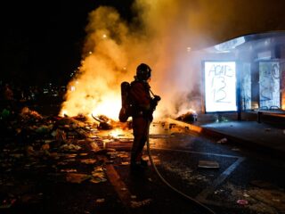 Hoe krijgt Frankrijk de rellen onder controle? 'Dat lukt makkelijker met duidelijke eisen'