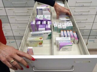 Zorgmedewerkers stelen medicijnen voor eigen gebruik