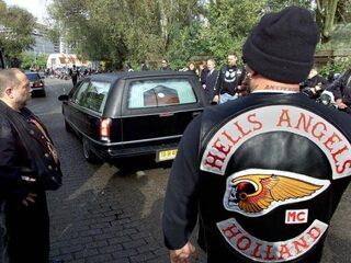 Indrukwekkende uitvaart lid motorclub