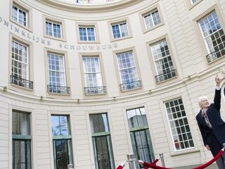 Missie geslaagd: met 200 eenzame ouderen naar het theater!