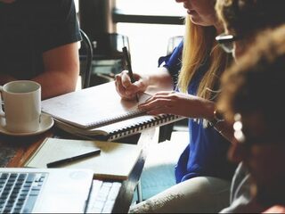 Waarom geen Griekse student nog in Griekenland wil blijven