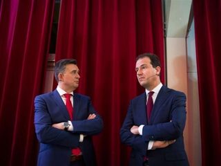 'Politici debatteren niet, maar slingeren stellingen naar elkaars hoofd'